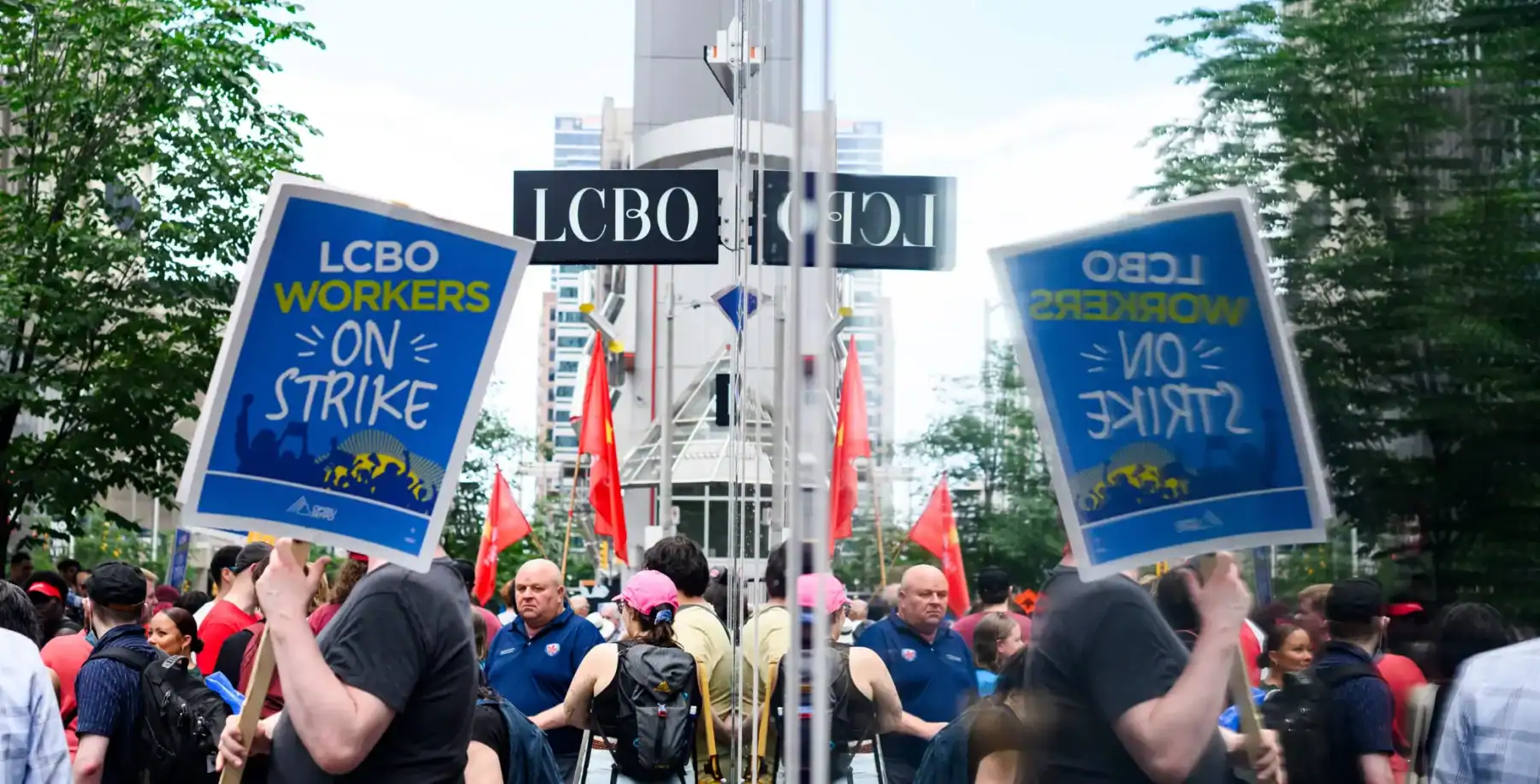 Renting in Ontario Can my landlord ban window air conditioning units?