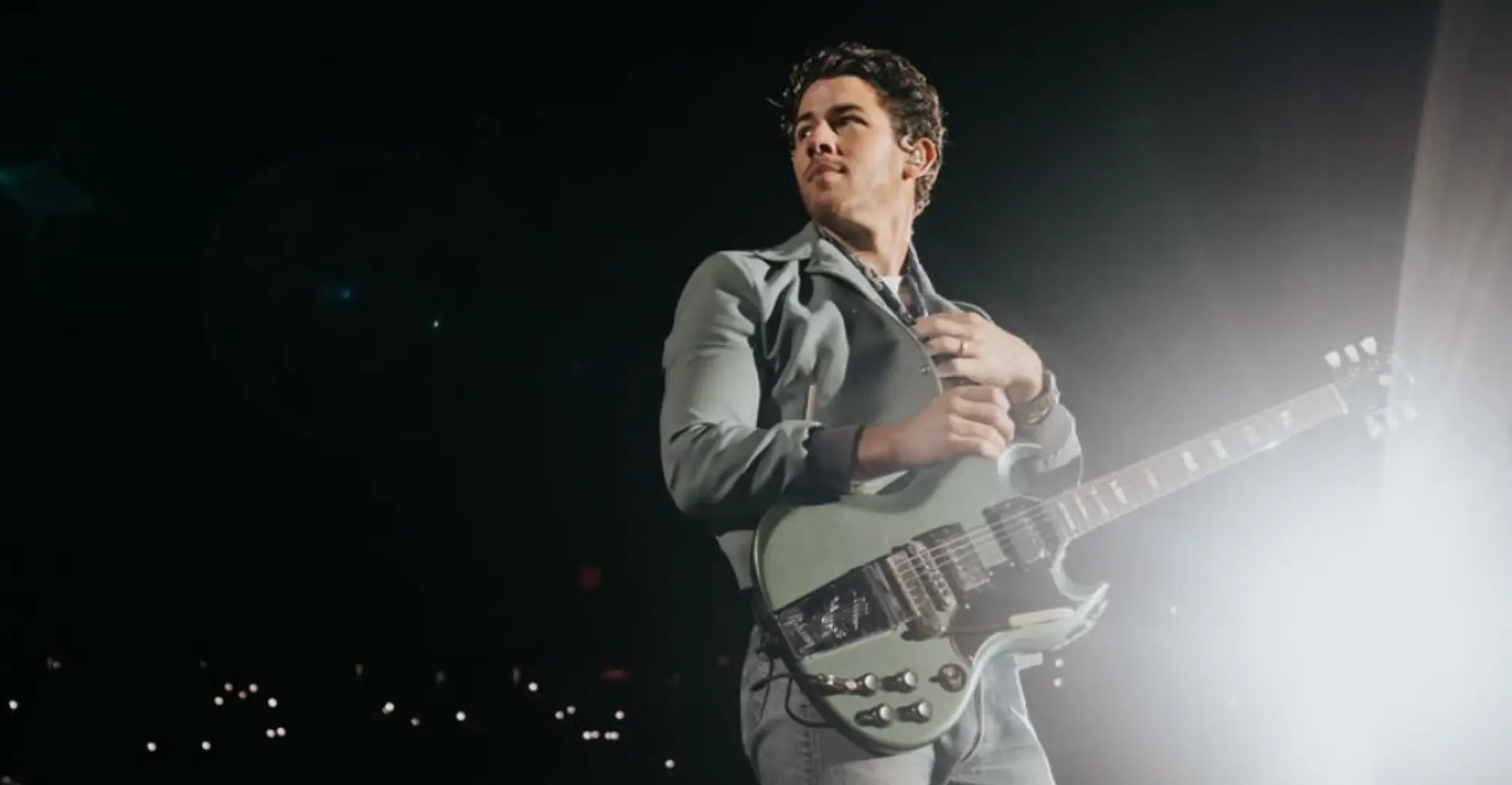 Nick Jonas is about to wine and dine in the city this weekend, with an upcoming midday show inside a Toronto’s brand new cocktail lounge. 
