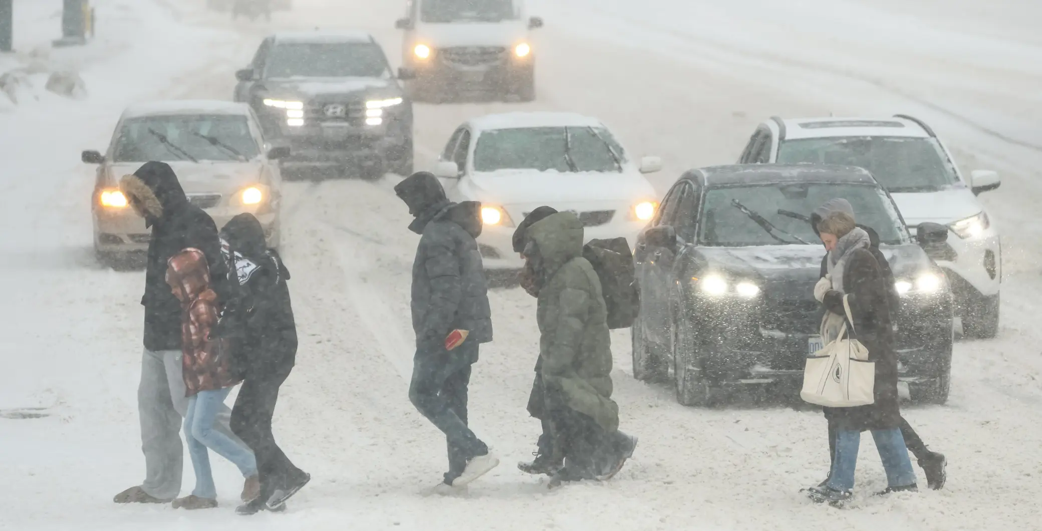 Toronto under major snow event response following snowiest month in history: Environment Canada