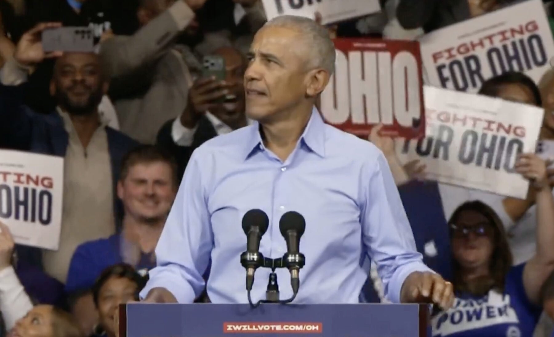 Former U.S. president Barack Obama mocked Donald Trump’s tariff fight with Canada during a campaign rally in Detroit on Oct. 24. (Courtesy: CBS/C-SPAN)